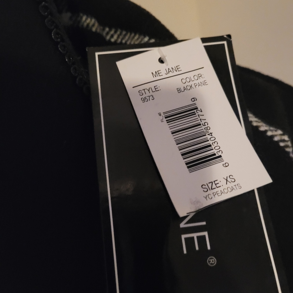 Black & White Coat - Picture 4 of 4